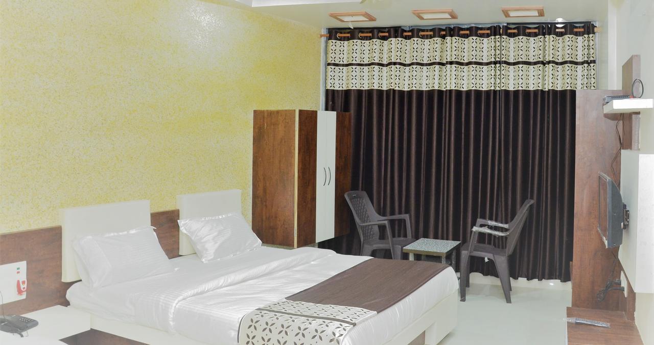 Hotel Bansidhar โสมนัส ภายนอก รูปภาพ