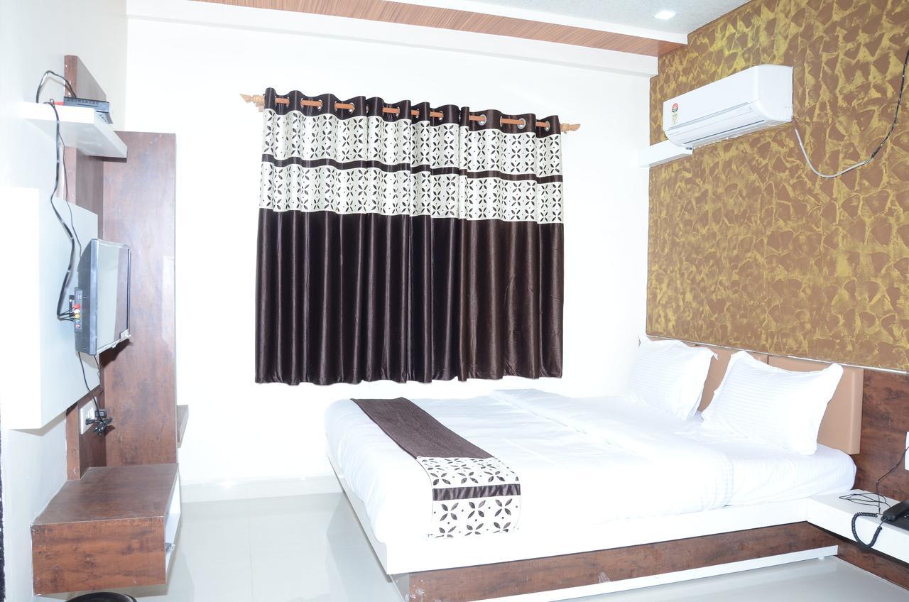 Hotel Bansidhar โสมนัส ภายนอก รูปภาพ