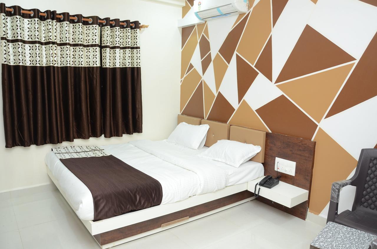 Hotel Bansidhar โสมนัส ภายนอก รูปภาพ
