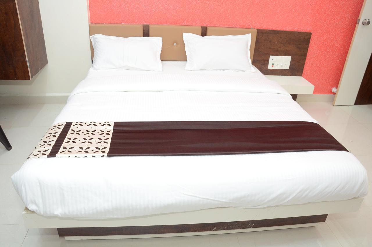 Hotel Bansidhar โสมนัส ภายนอก รูปภาพ