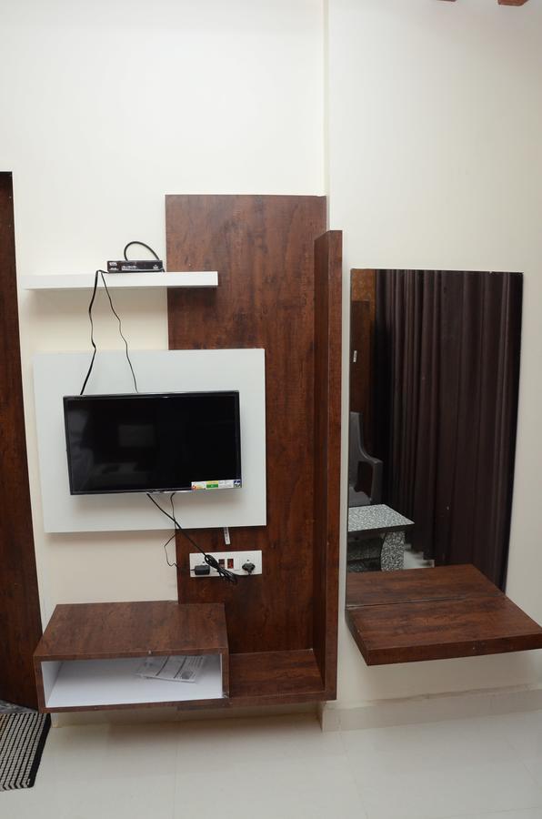 Hotel Bansidhar โสมนัส ภายนอก รูปภาพ