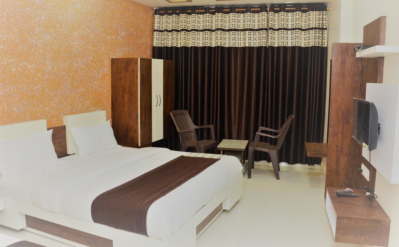 Hotel Bansidhar โสมนัส ภายนอก รูปภาพ