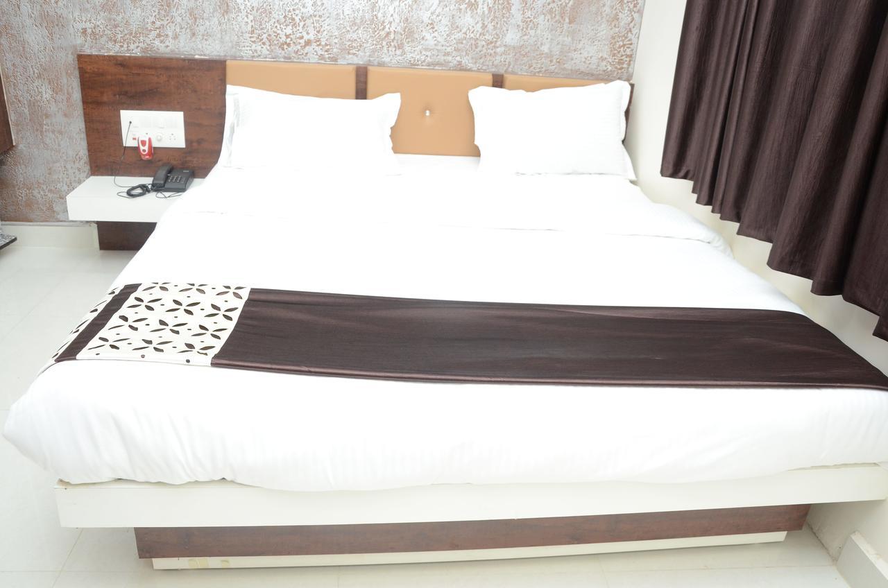 Hotel Bansidhar โสมนัส ภายนอก รูปภาพ